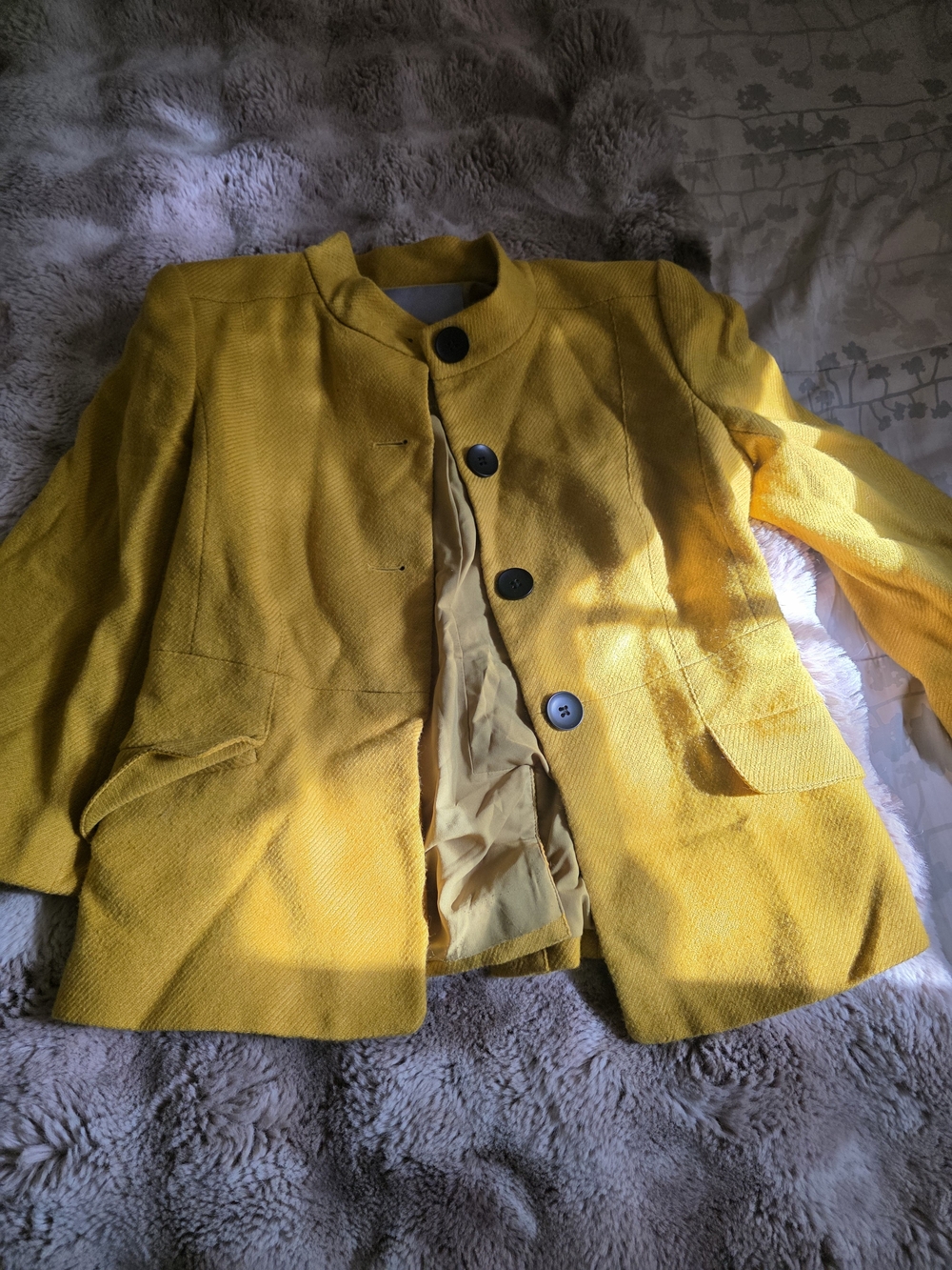 Classiques Entier Yellow Collarless Button Jacket